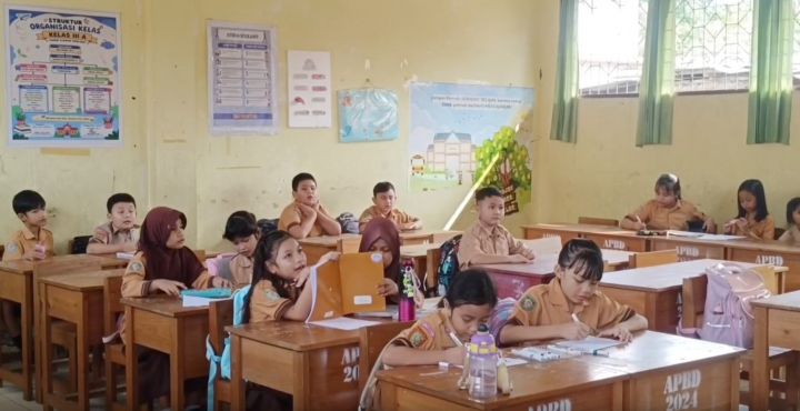 烟霾消散    帕朗卡拉亚学生重返校园 