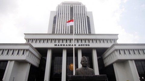 最高法院裁定吉布兰高中同等学力证书无效 